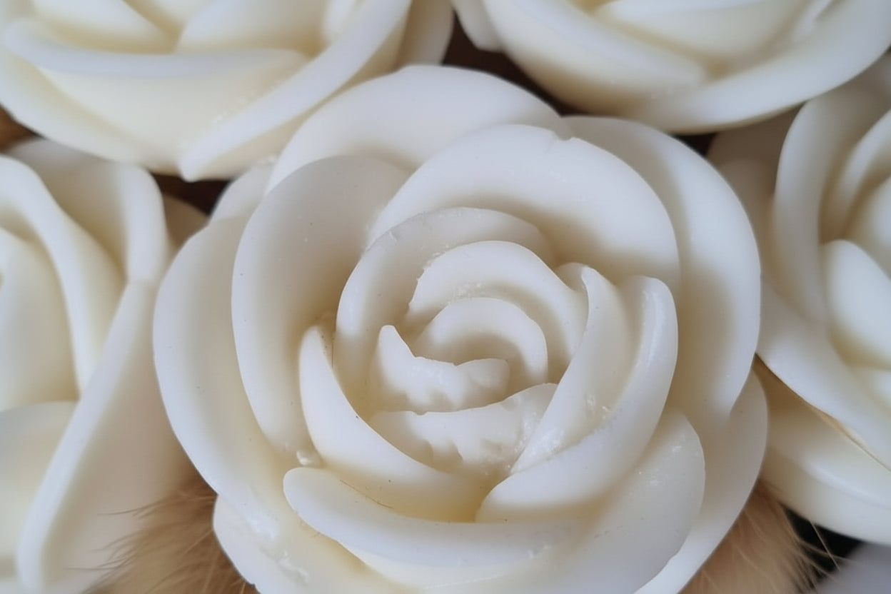 Bouquet de roses en cire & fleurs séchées – Coffret fleuri
