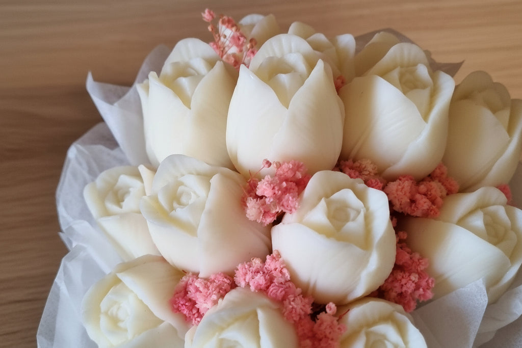 Bouquet de tulipes en cire & fleurs séchées – Coffret fleuri