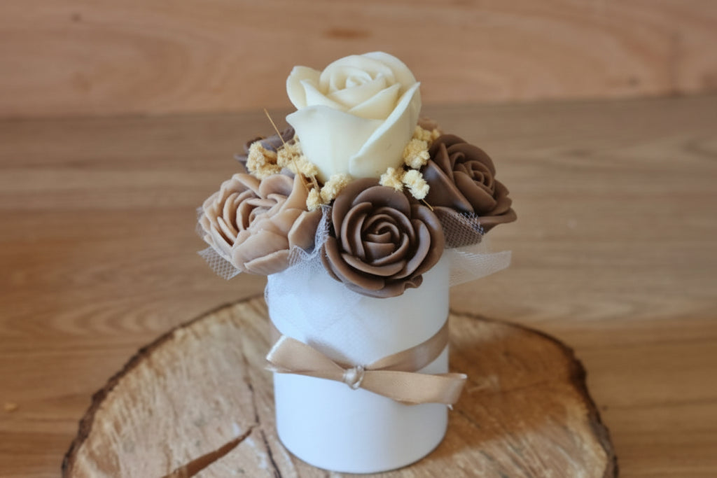 Bouquet de fleurs en cire végétale dans son pot