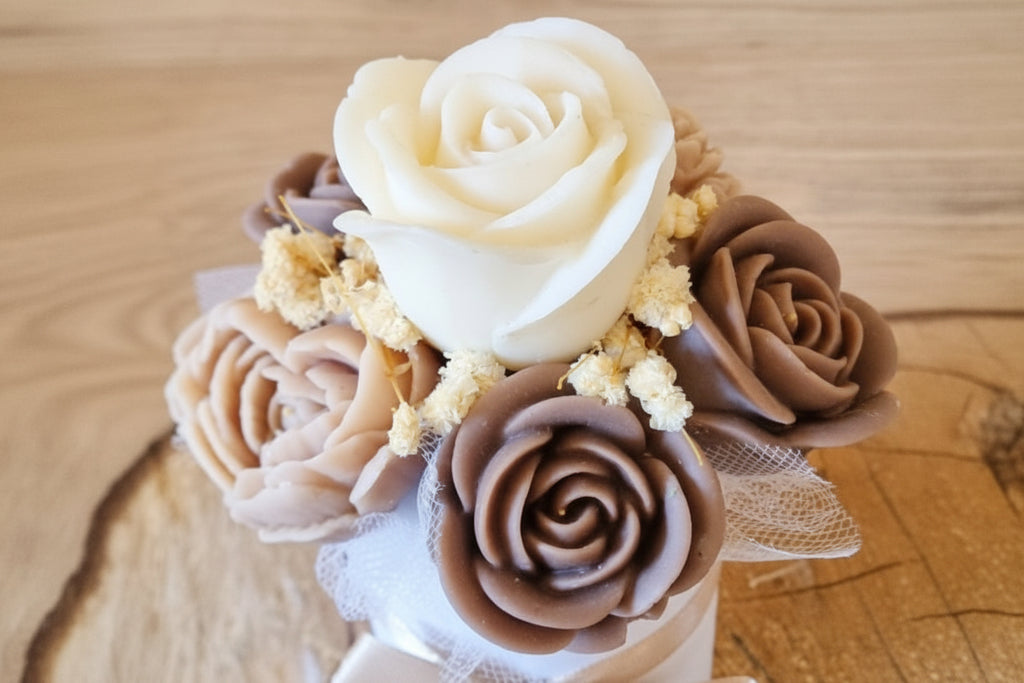 Bouquet de fleurs en cire végétale dans son pot
