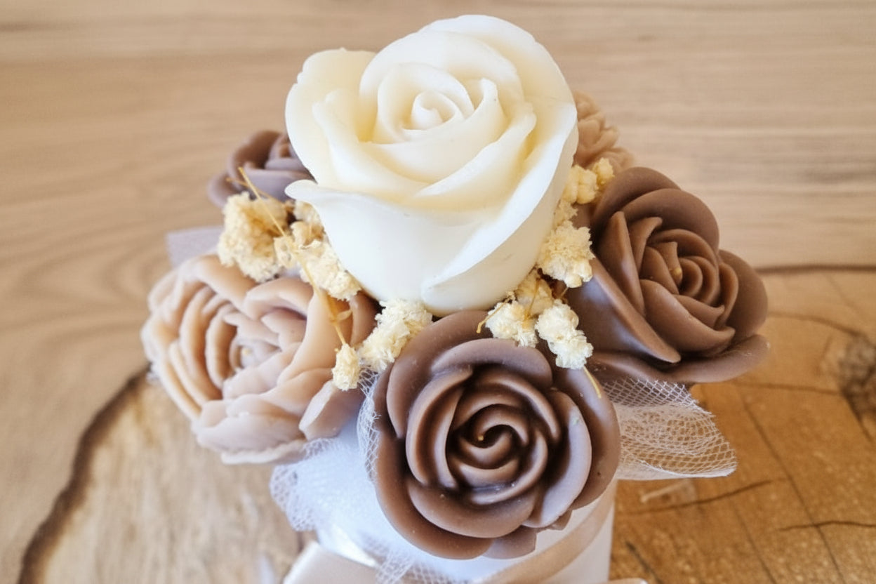 Bouquet de fleurs en cire végétale dans son pot