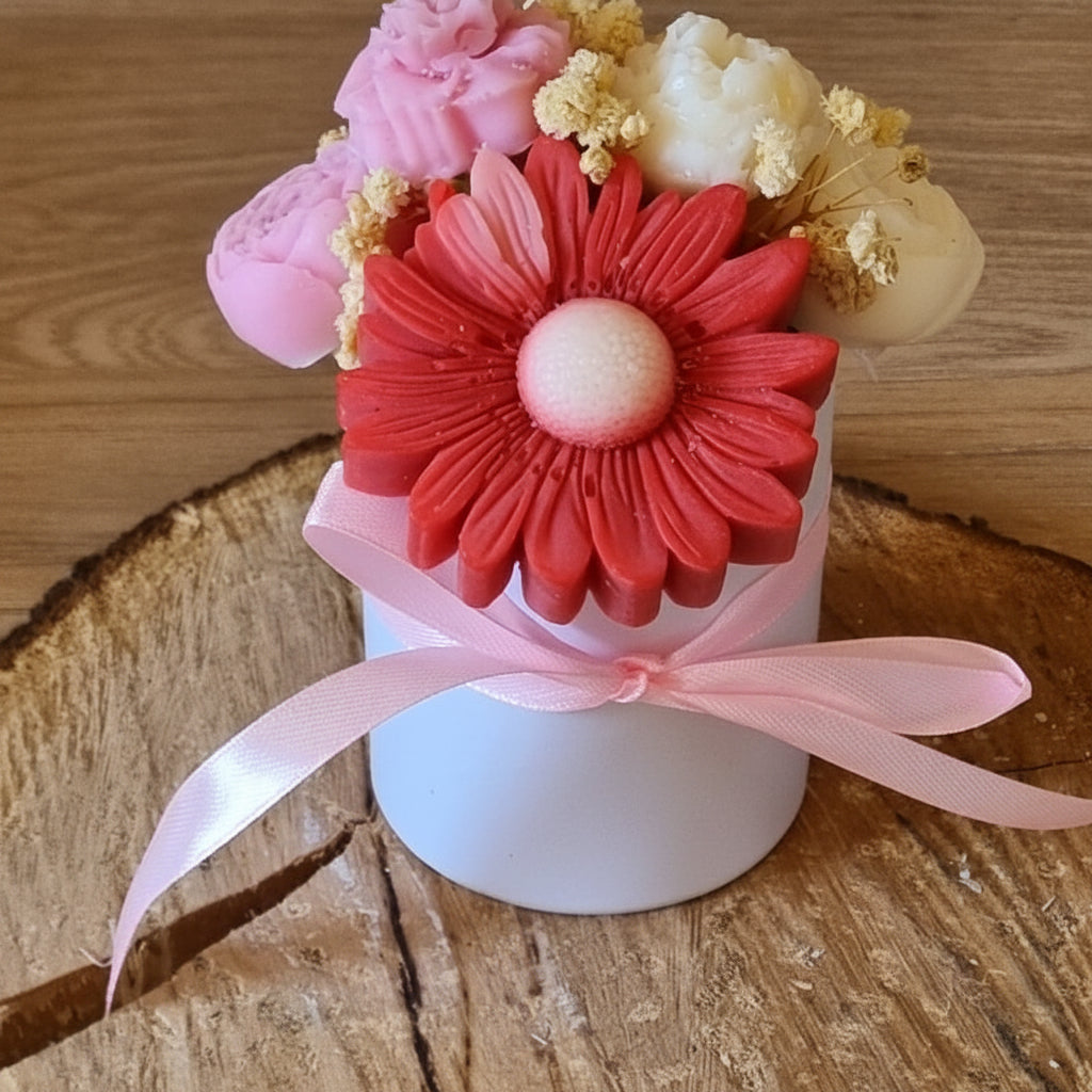 Bouquet de fleurs en cire végétale dans son pot